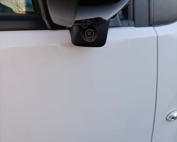 Белый Ситроен Берлинго, объемом двигателя 1.5 л и пробегом 116 тыс. км за 17500 $, фото 4 на Automoto.ua