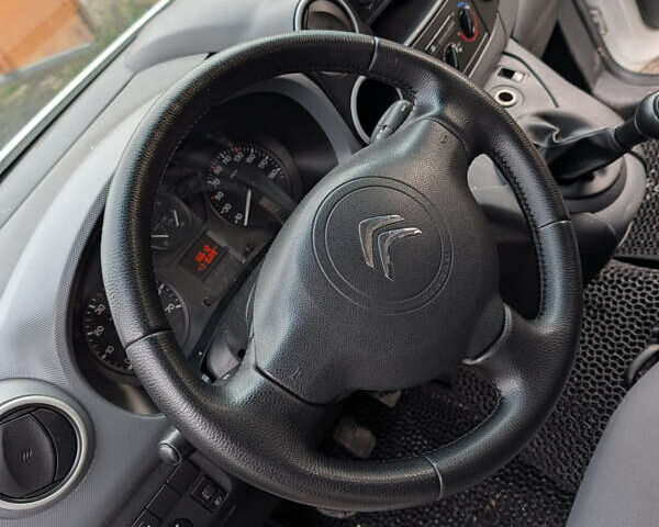 Белый Ситроен Берлинго, объемом двигателя 1.56 л и пробегом 430 тыс. км за 5000 $, фото 7 на Automoto.ua