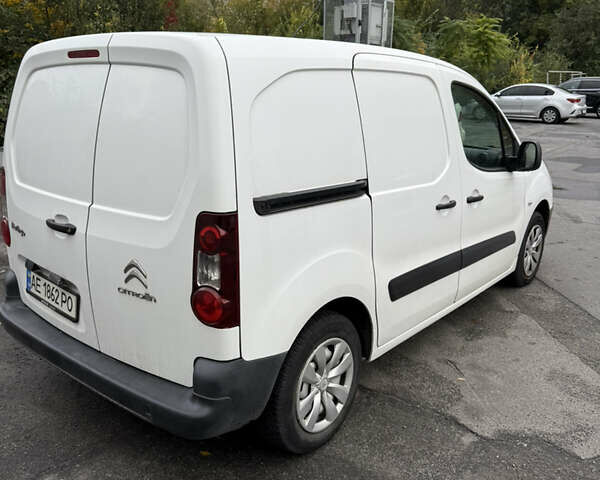 Белый Ситроен Берлинго, объемом двигателя 1.56 л и пробегом 112 тыс. км за 9000 $, фото 2 на Automoto.ua