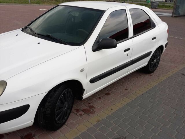 Белый Ситроен Берлинго, объемом двигателя 1.4 л и пробегом 250 тыс. км за 3200 $, фото 4 на Automoto.ua