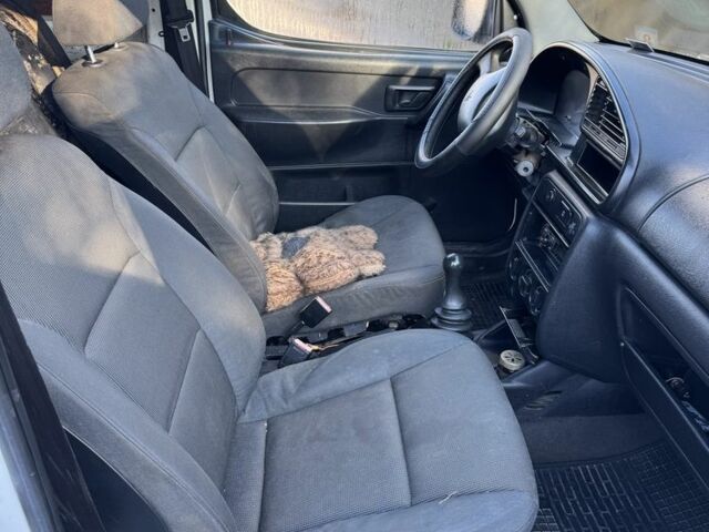 Белый Ситроен Берлинго, объемом двигателя 0 л и пробегом 100 тыс. км за 1500 $, фото 3 на Automoto.ua