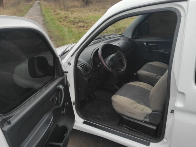 Белый Ситроен Берлинго, объемом двигателя 1.9 л и пробегом 250 тыс. км за 1380 $, фото 5 на Automoto.ua