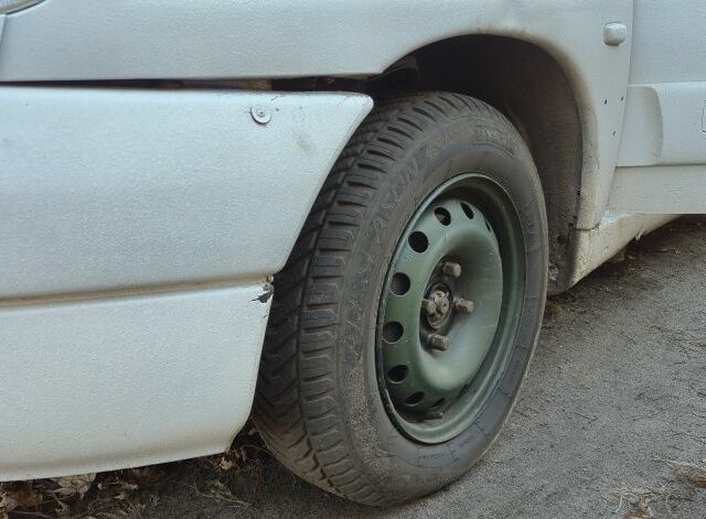 Белый Ситроен Берлинго, объемом двигателя 1.9 л и пробегом 305 тыс. км за 1500 $, фото 5 на Automoto.ua