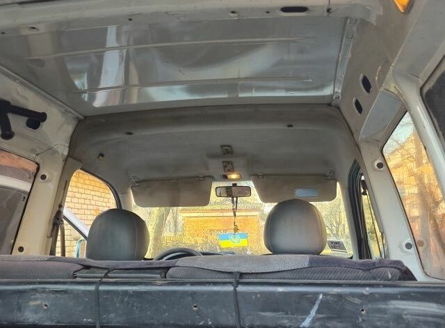 Белый Ситроен Берлинго, объемом двигателя 1.9 л и пробегом 305 тыс. км за 1500 $, фото 3 на Automoto.ua