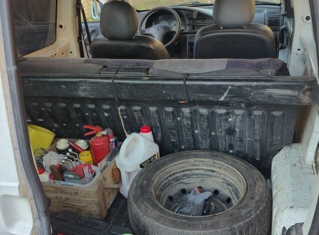 Белый Ситроен Берлинго, объемом двигателя 1.9 л и пробегом 305 тыс. км за 1500 $, фото 2 на Automoto.ua