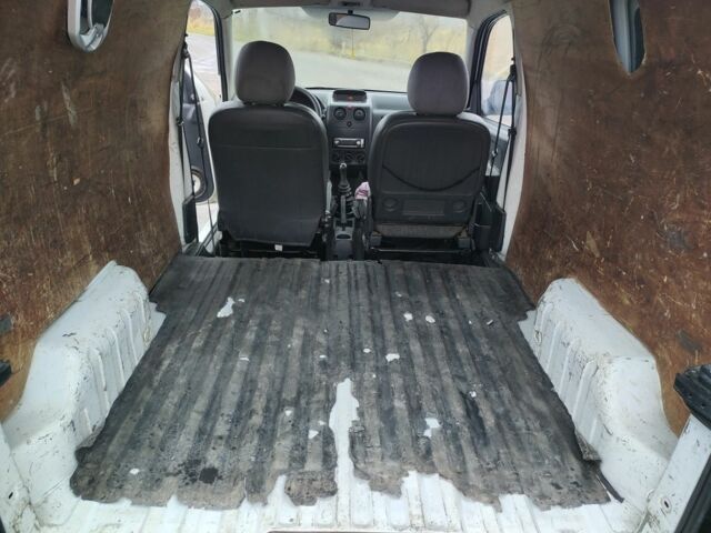 Белый Ситроен Берлинго, объемом двигателя 1.9 л и пробегом 286 тыс. км за 2300 $, фото 11 на Automoto.ua