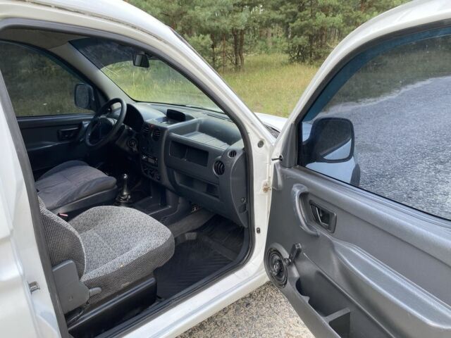 Белый Ситроен Берлинго, объемом двигателя 1.9 л и пробегом 275 тыс. км за 2950 $, фото 5 на Automoto.ua