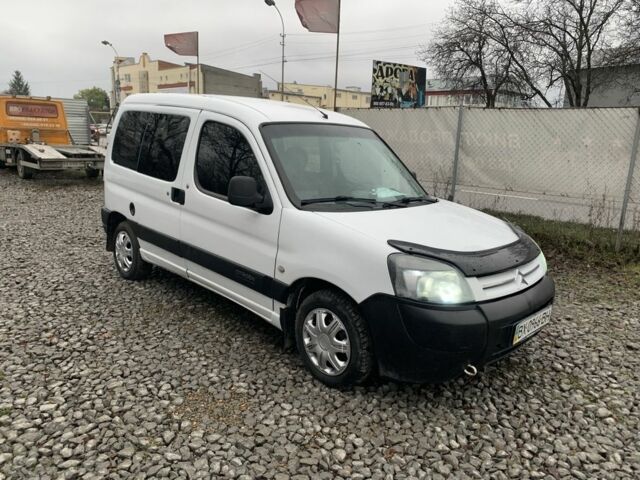 Білий Сітроен Берлінго, об'ємом двигуна 2 л та пробігом 300 тис. км за 3850 $, фото 1 на Automoto.ua