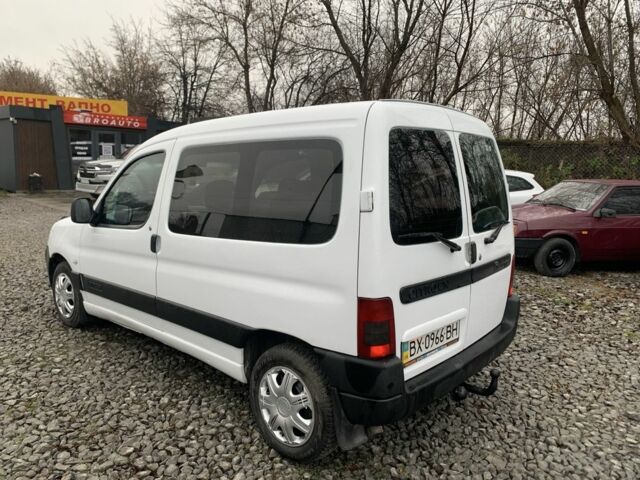 Білий Сітроен Берлінго, об'ємом двигуна 2 л та пробігом 300 тис. км за 3850 $, фото 2 на Automoto.ua