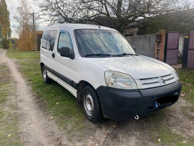 Ситроен Берлинго 2004 в Лубнах на Automoto.ua Белый Ситроен Берлинго, объемом двигателя 1.9 л и пробегом 230 тыс. км за 3800 $, фото 5 на Automoto.ua