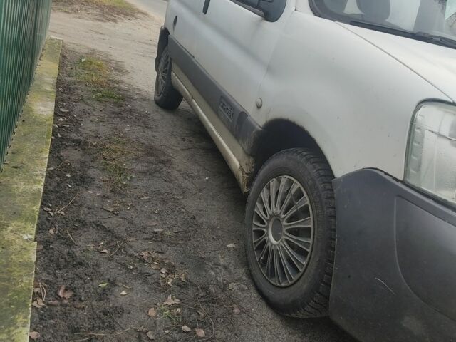 Білий Сітроен Берлінго, об'ємом двигуна 2 л та пробігом 145 тис. км за 1350 $, фото 2 на Automoto.ua