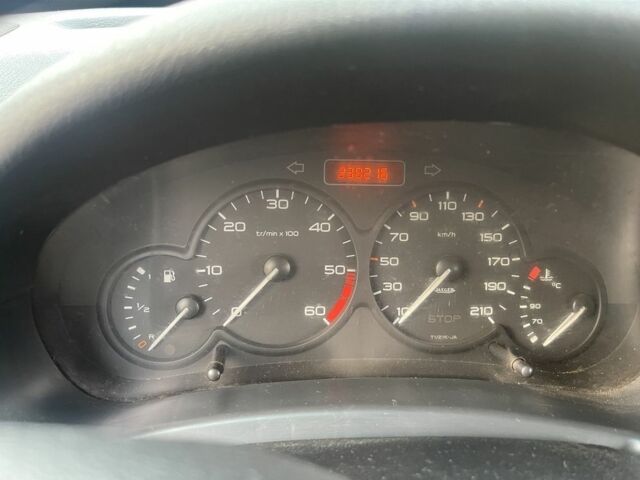 Ситроен Берлинго 2004 в Лубнах на Automoto.ua Белый Ситроен Берлинго, объемом двигателя 1.9 л и пробегом 230 тыс. км за 3800 $, фото 2 на Automoto.ua