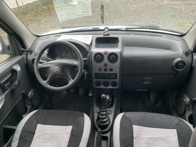 Білий Сітроен Берлінго, об'ємом двигуна 2 л та пробігом 300 тис. км за 3850 $, фото 5 на Automoto.ua