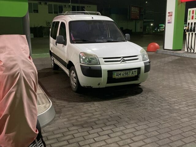 Білий Сітроен Берлінго, об'ємом двигуна 1.4 л та пробігом 217 тис. км за 3300 $, фото 2 на Automoto.ua