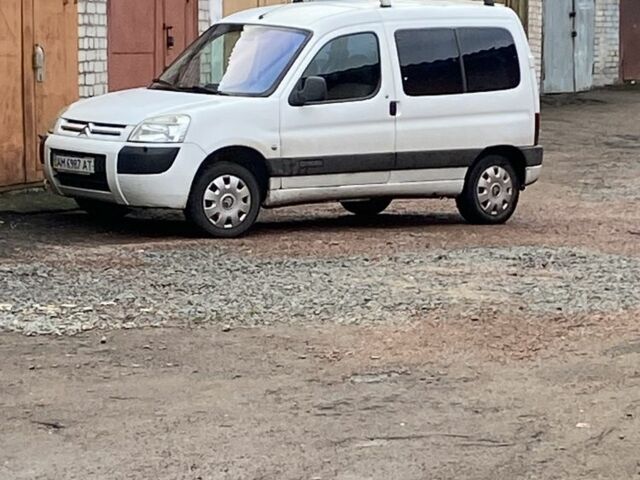 Білий Сітроен Берлінго, об'ємом двигуна 1.4 л та пробігом 217 тис. км за 3300 $, фото 1 на Automoto.ua
