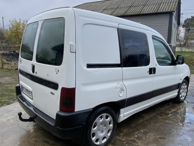 Білий Сітроен Берлінго, об'ємом двигуна 2 л та пробігом 315 тис. км за 3250 $, фото 2 на Automoto.ua