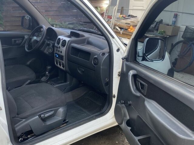 Белый Ситроен Берлинго, объемом двигателя 1.9 л и пробегом 1 тыс. км за 2800 $, фото 9 на Automoto.ua