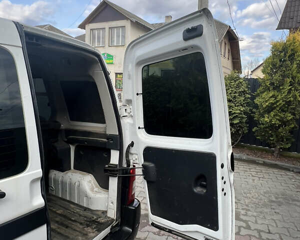 Белый Ситроен Берлинго, объемом двигателя 1.9 л и пробегом 130 тыс. км за 3650 $, фото 14 на Automoto.ua