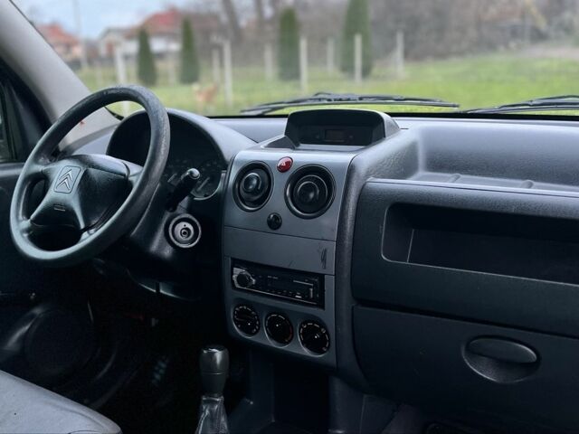 Белый Ситроен Берлинго, объемом двигателя 1.6 л и пробегом 280 тыс. км за 2800 $, фото 7 на Automoto.ua