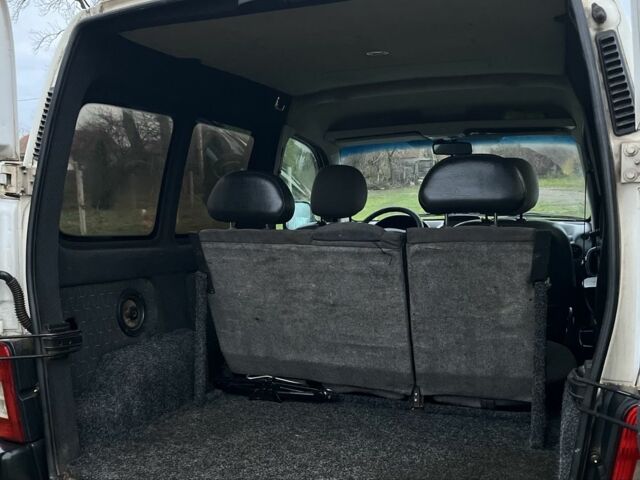 Белый Ситроен Берлинго, объемом двигателя 1.6 л и пробегом 280 тыс. км за 2800 $, фото 4 на Automoto.ua