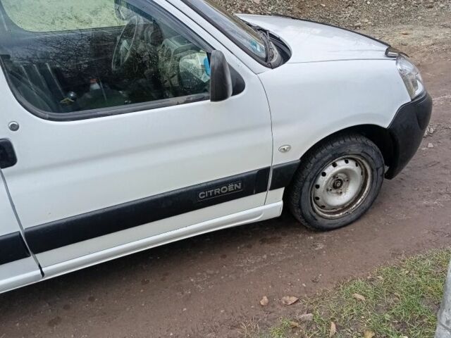 Білий Сітроен Берлінго, об'ємом двигуна 1.6 л та пробігом 290 тис. км за 3361 $, фото 2 на Automoto.ua