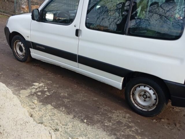 Білий Сітроен Берлінго, об'ємом двигуна 1.6 л та пробігом 290 тис. км за 3361 $, фото 3 на Automoto.ua