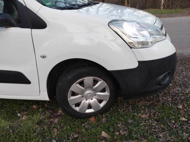 Білий Сітроен Берлінго, об'ємом двигуна 1.6 л та пробігом 313 тис. км за 5900 $, фото 2 на Automoto.ua