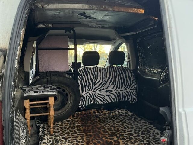 Білий Сітроен Берлінго, об'ємом двигуна 1.6 л та пробігом 300 тис. км за 3999 $, фото 11 на Automoto.ua