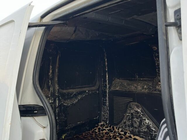 Білий Сітроен Берлінго, об'ємом двигуна 1.6 л та пробігом 300 тис. км за 3999 $, фото 13 на Automoto.ua