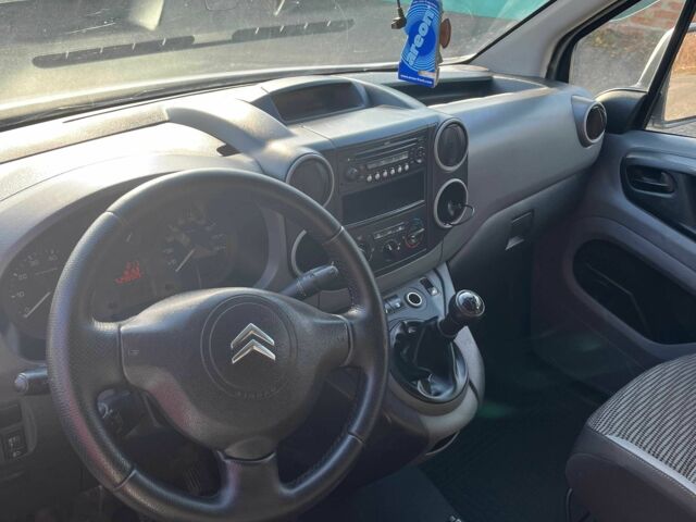 Белый Ситроен Берлинго, объемом двигателя 1.6 л и пробегом 285 тыс. км за 5900 $, фото 8 на Automoto.ua