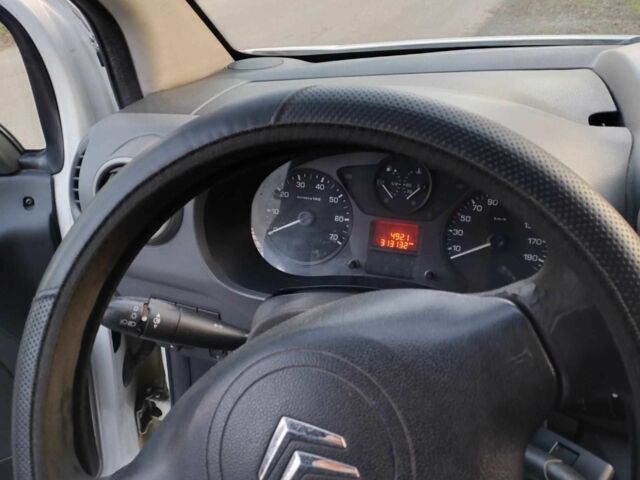 Білий Сітроен Берлінго, об'ємом двигуна 1.6 л та пробігом 313 тис. км за 5900 $, фото 20 на Automoto.ua