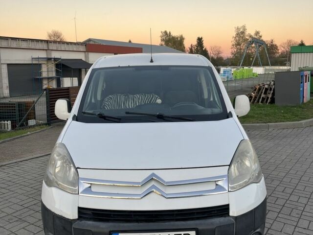 Білий Сітроен Берлінго, об'ємом двигуна 1.6 л та пробігом 300 тис. км за 3999 $, фото 1 на Automoto.ua