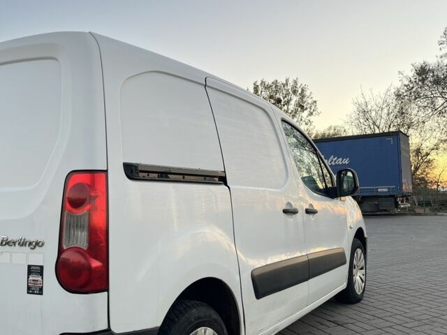 Білий Сітроен Берлінго, об'ємом двигуна 1.6 л та пробігом 300 тис. км за 3999 $, фото 5 на Automoto.ua