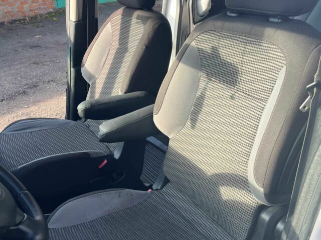 Белый Ситроен Берлинго, объемом двигателя 1.6 л и пробегом 285 тыс. км за 5900 $, фото 10 на Automoto.ua