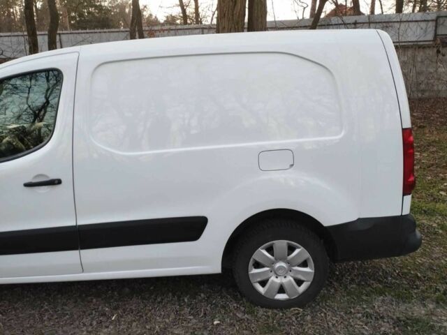 Білий Сітроен Берлінго, об'ємом двигуна 1.6 л та пробігом 313 тис. км за 5900 $, фото 11 на Automoto.ua