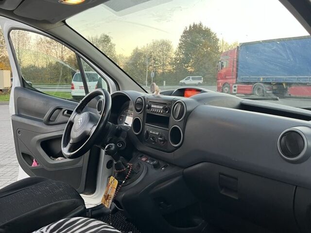 Білий Сітроен Берлінго, об'ємом двигуна 1.6 л та пробігом 300 тис. км за 3999 $, фото 14 на Automoto.ua