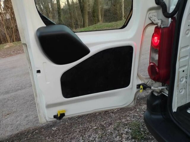 Білий Сітроен Берлінго, об'ємом двигуна 1.6 л та пробігом 313 тис. км за 5900 $, фото 7 на Automoto.ua