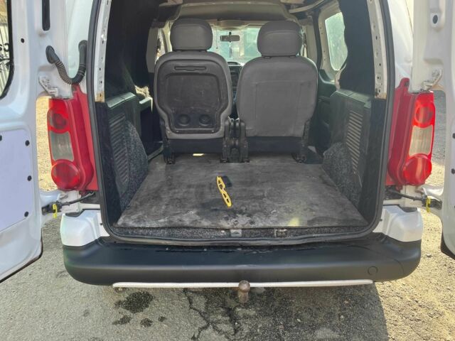 Белый Ситроен Берлинго, объемом двигателя 1.6 л и пробегом 285 тыс. км за 5900 $, фото 13 на Automoto.ua