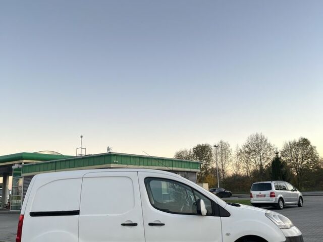 Білий Сітроен Берлінго, об'ємом двигуна 1.6 л та пробігом 300 тис. км за 3999 $, фото 3 на Automoto.ua