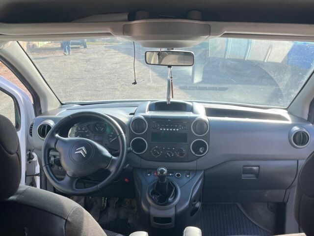 Белый Ситроен Берлинго, объемом двигателя 1.6 л и пробегом 285 тыс. км за 5900 $, фото 11 на Automoto.ua