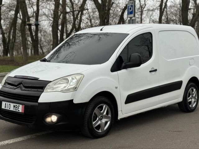 Белый Ситроен Берлинго, объемом двигателя 1.6 л и пробегом 303 тыс. км за 2499 $, фото 8 на Automoto.ua