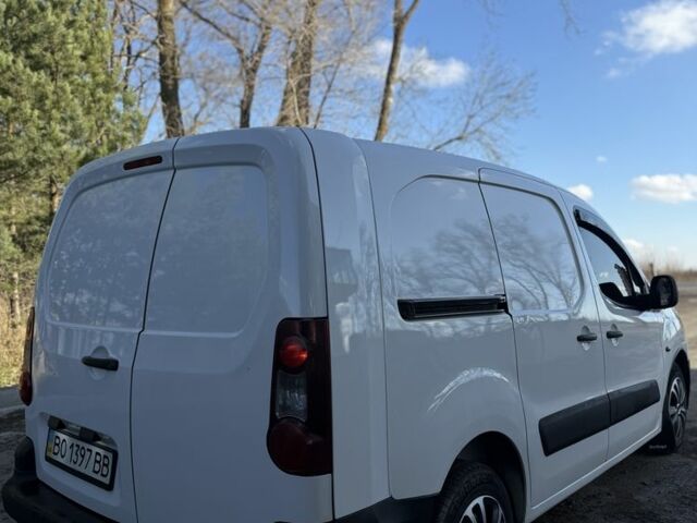 Белый Ситроен Берлинго, объемом двигателя 1.6 л и пробегом 358 тыс. км за 6100 $, фото 6 на Automoto.ua