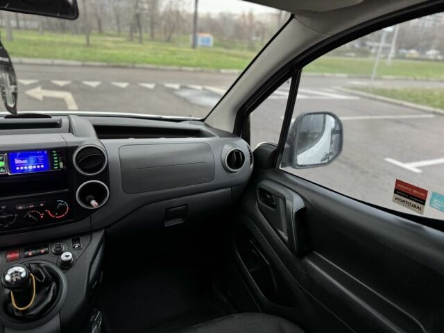 Белый Ситроен Берлинго, объемом двигателя 1.6 л и пробегом 303 тыс. км за 2499 $, фото 18 на Automoto.ua