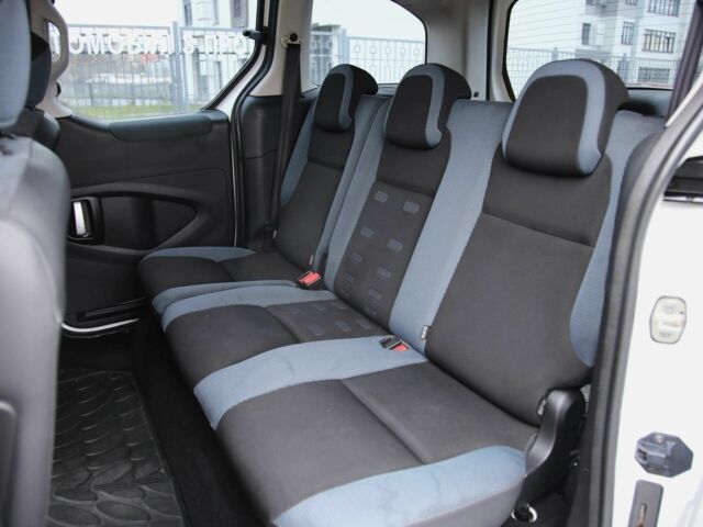 Білий Сітроен Берлінго, об'ємом двигуна 1.6 л та пробігом 239 тис. км за 6700 $, фото 7 на Automoto.ua