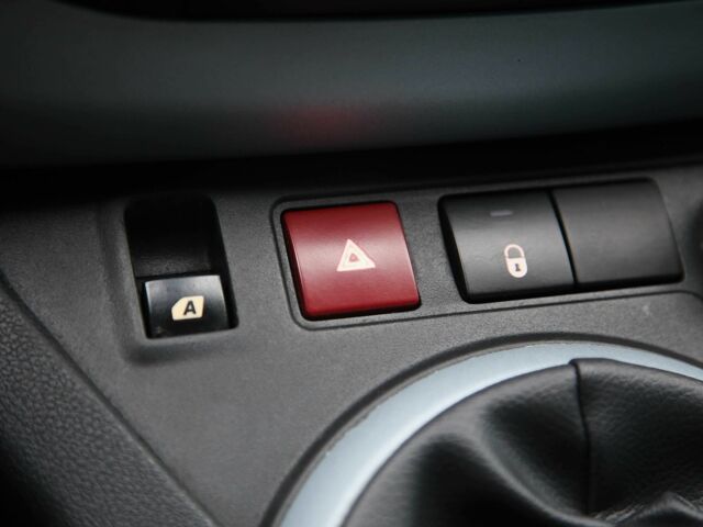 Білий Сітроен Берлінго, об'ємом двигуна 1.6 л та пробігом 239 тис. км за 6700 $, фото 16 на Automoto.ua