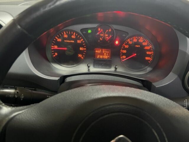 Белый Ситроен Берлинго, объемом двигателя 1.6 л и пробегом 240 тыс. км за 6988 $, фото 3 на Automoto.ua