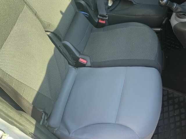 Белый Ситроен Берлинго, объемом двигателя 1.6 л и пробегом 298 тыс. км за 7100 $, фото 5 на Automoto.ua