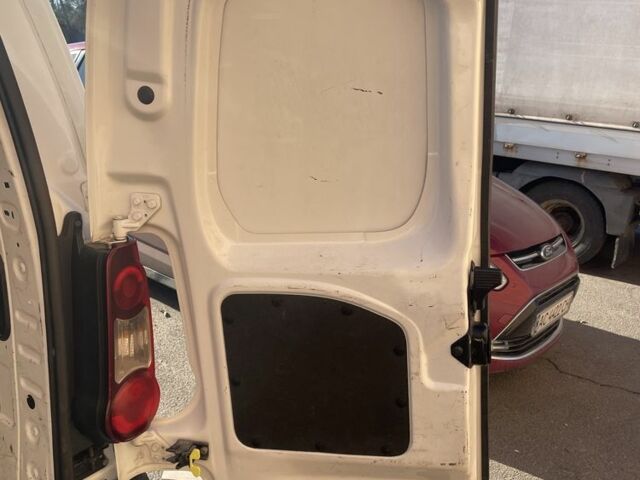 Белый Ситроен Берлинго, объемом двигателя 1.6 л и пробегом 298 тыс. км за 7100 $, фото 11 на Automoto.ua