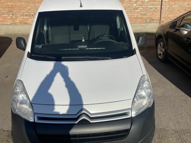 Белый Ситроен Берлинго, объемом двигателя 1.6 л и пробегом 298 тыс. км за 7100 $, фото 2 на Automoto.ua