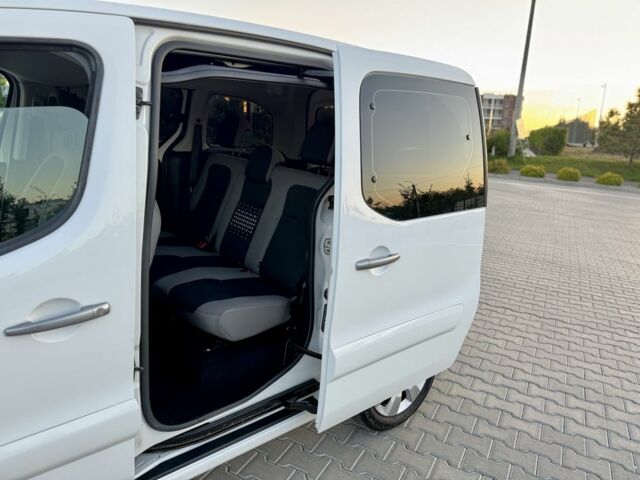 Белый Ситроен Берлинго, объемом двигателя 1.6 л и пробегом 190 тыс. км за 9400 $, фото 6 на Automoto.ua